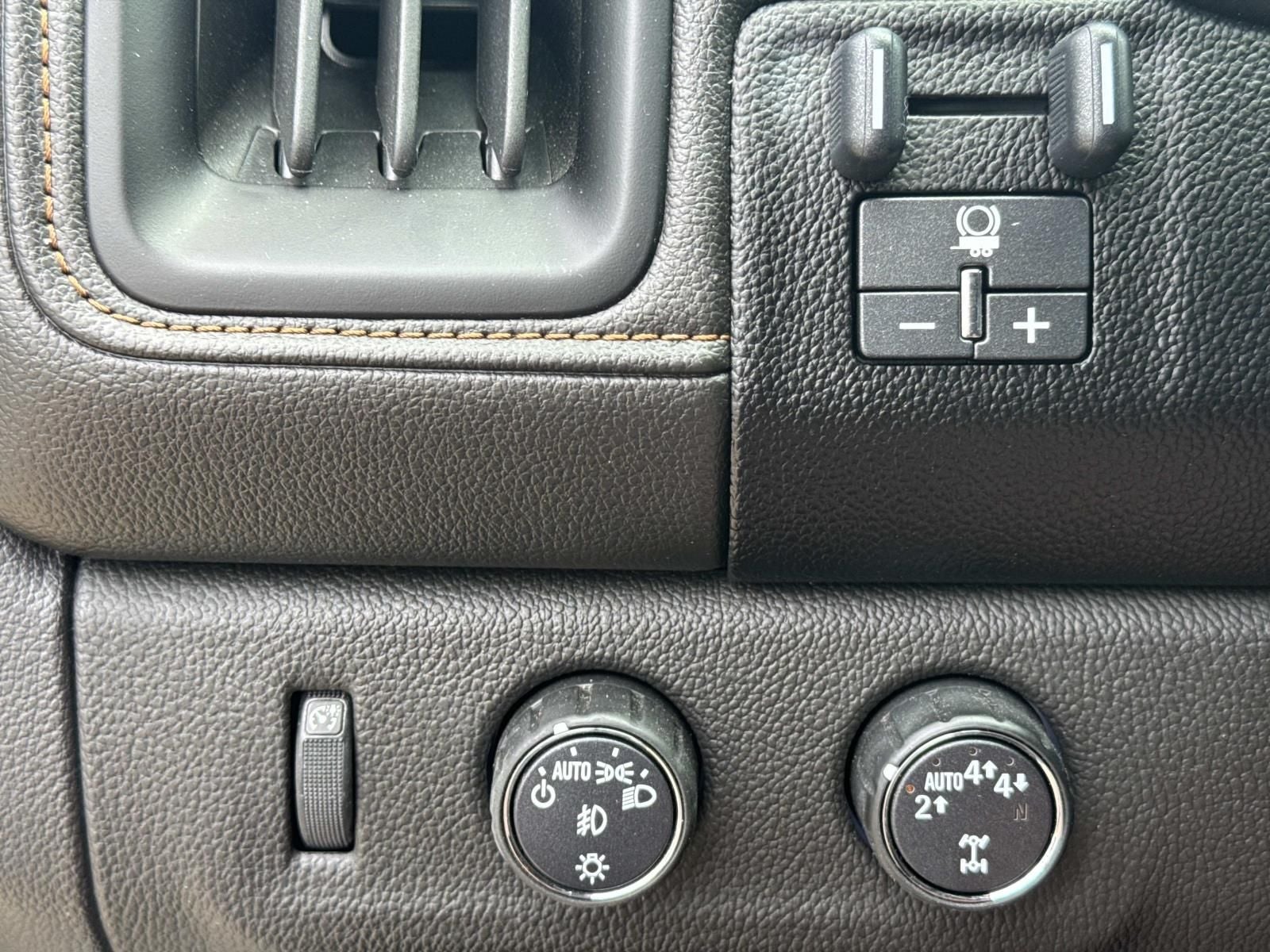2021 GMC Canyon 4WD Crew Cab Short Box AT4 - Leather
