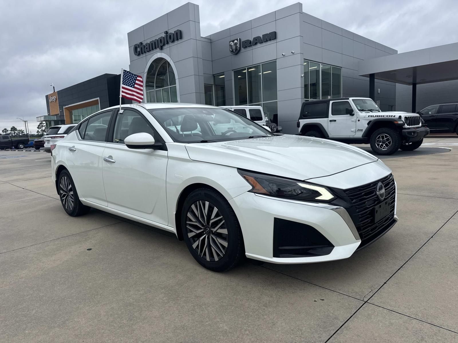 2023 Nissan Altima SV FWD