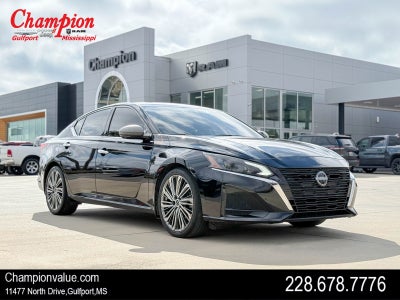 2023 Nissan Altima SL FWD