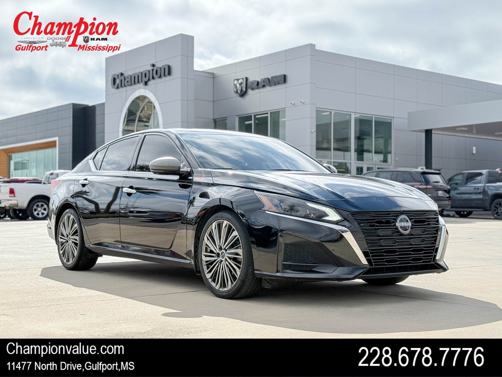 2023 Nissan Altima SL FWD