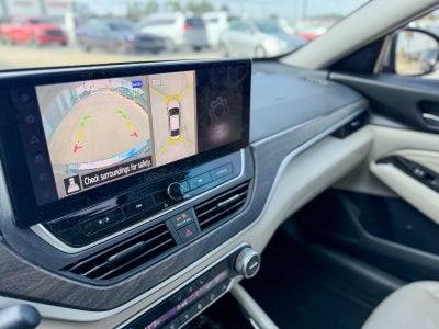 2023 Nissan Altima SL FWD