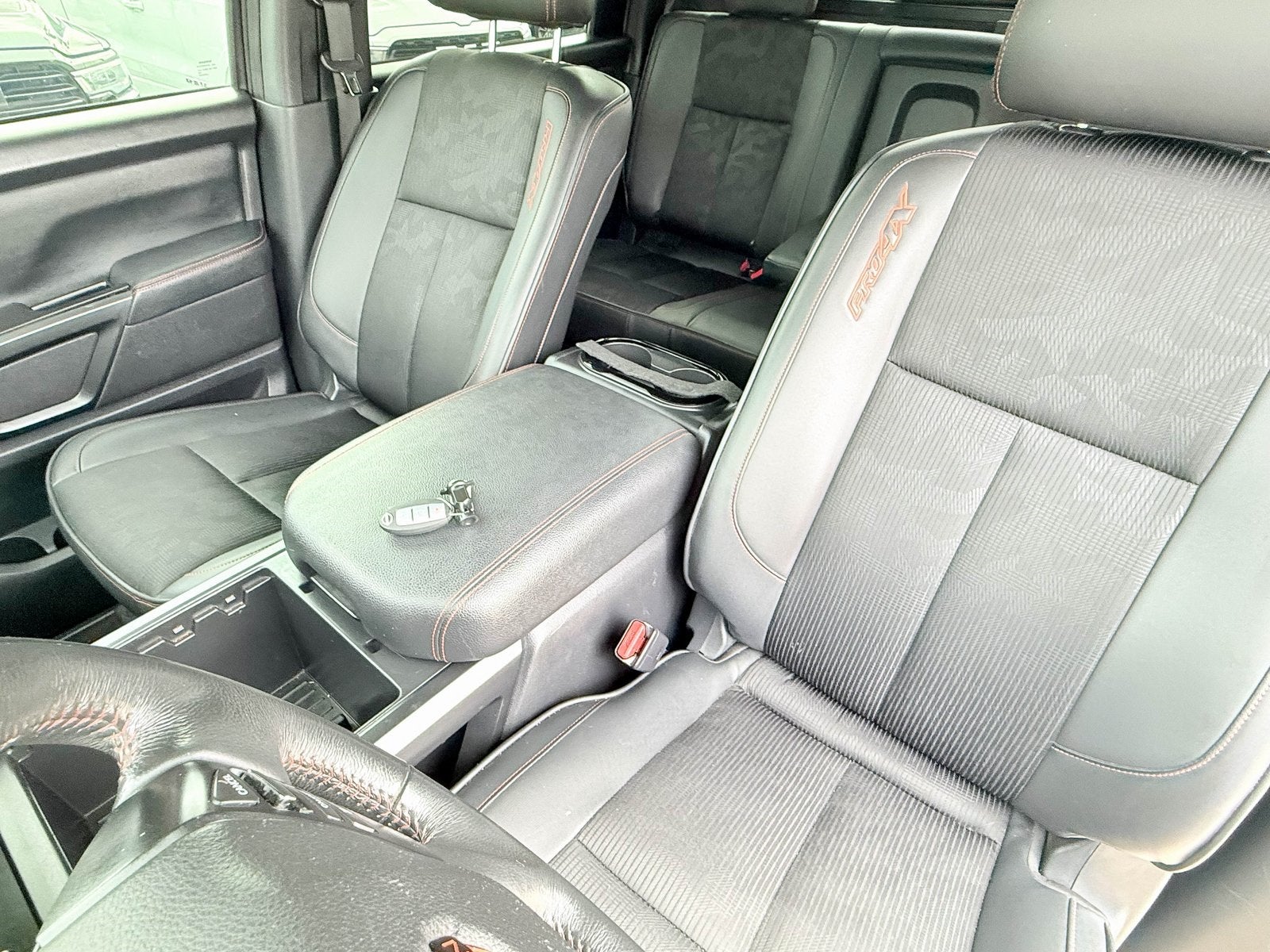 2023 Nissan TITAN Crew Cab PRO-4X 4x4