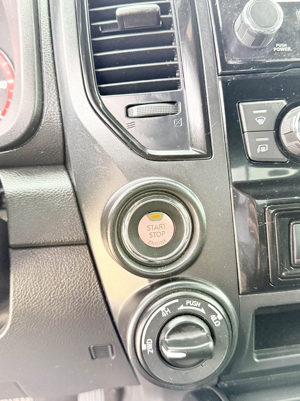 2023 Nissan TITAN Crew Cab PRO-4X 4x4