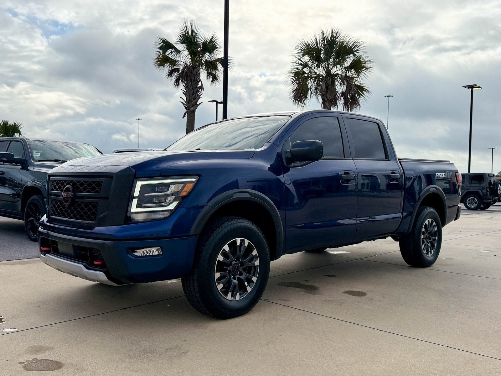 2023 Nissan TITAN Crew Cab PRO-4X 4x4