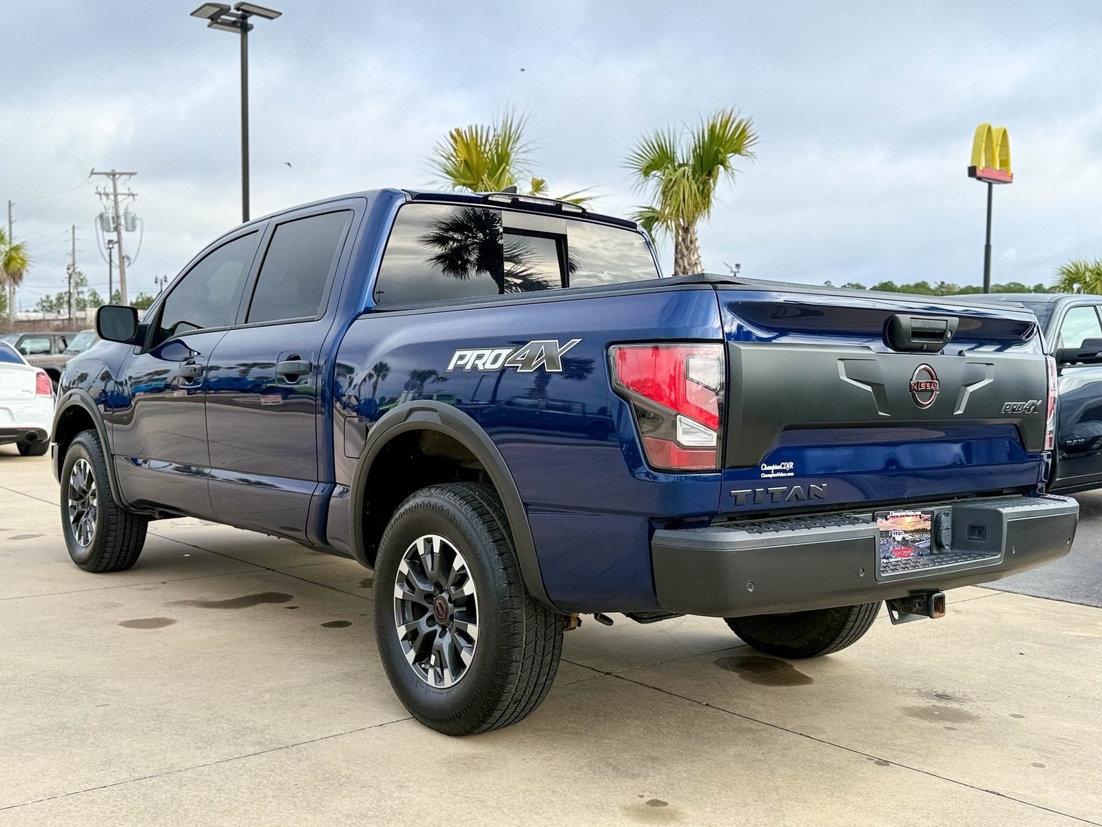 2023 Nissan TITAN Crew Cab PRO-4X 4x4