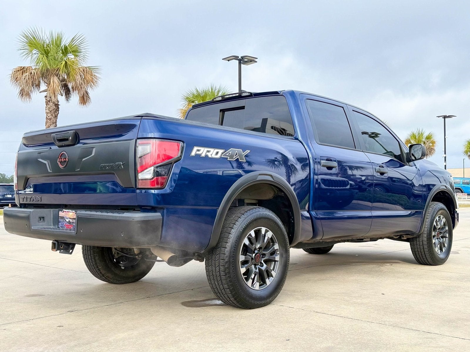 2023 Nissan TITAN Crew Cab PRO-4X 4x4