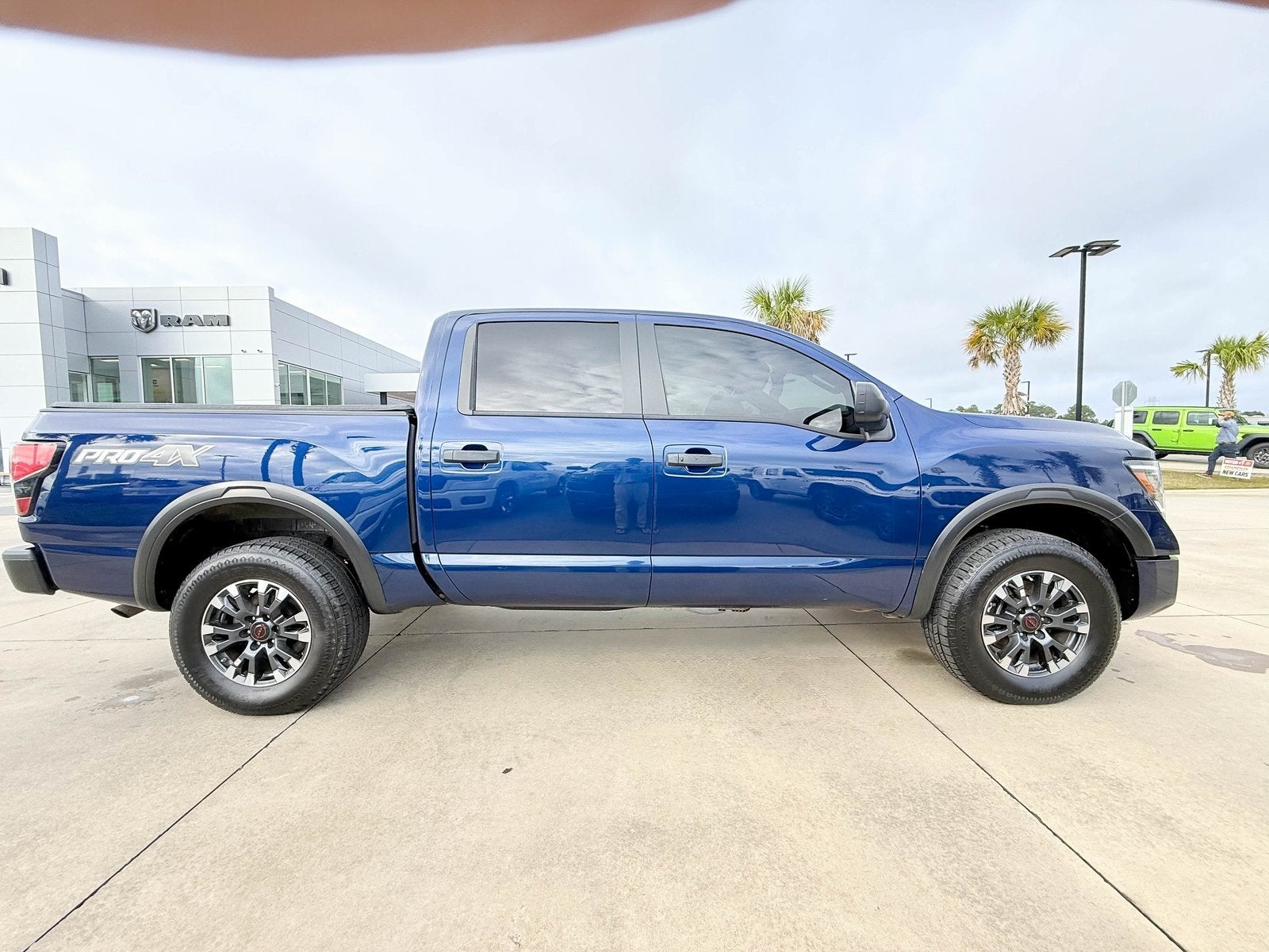 2023 Nissan TITAN Crew Cab PRO-4X 4x4