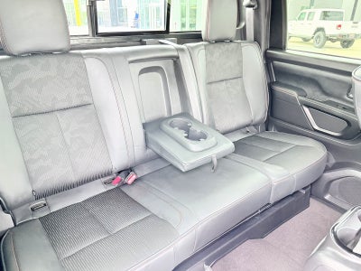 2023 Nissan TITAN Crew Cab PRO-4X 4x4
