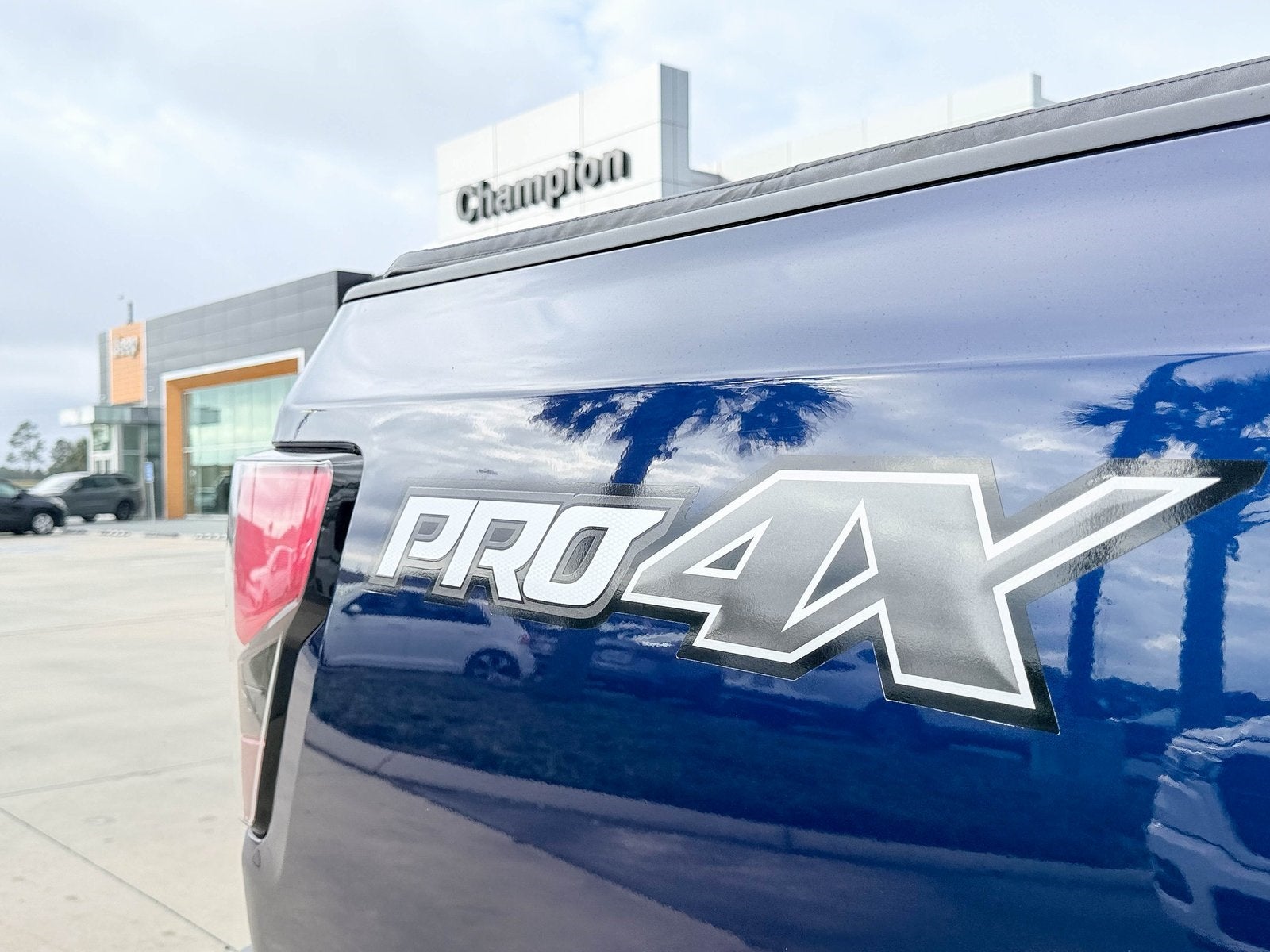 2023 Nissan TITAN Crew Cab PRO-4X 4x4