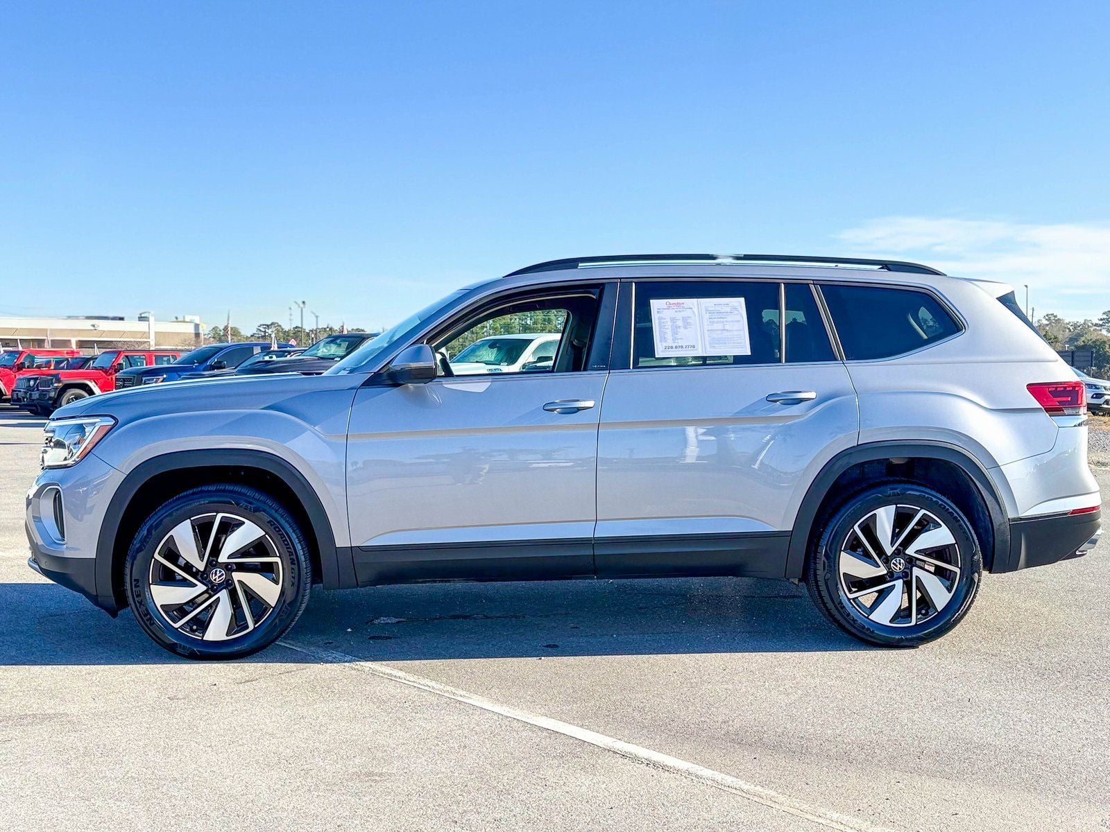 2025 Volkswagen Atlas 2.0T SE w/Technology