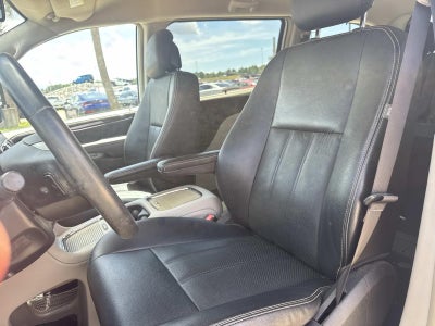 2016 Chrysler Town & Country Touring-L