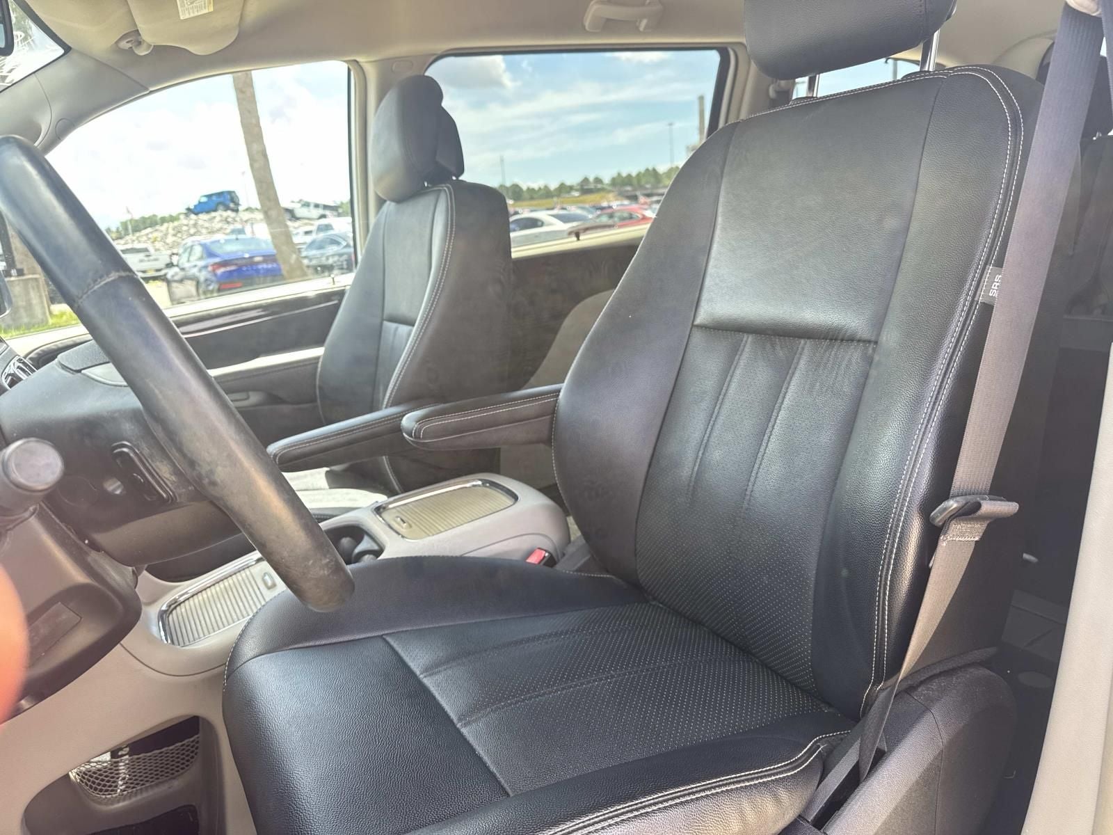 2016 Chrysler Town & Country Touring-L