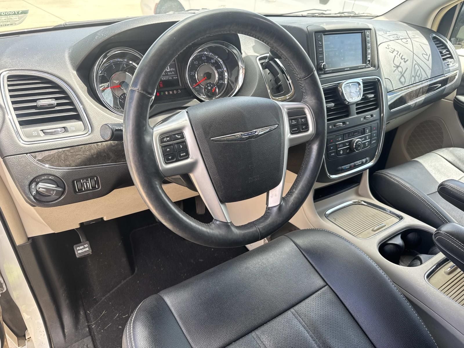 2016 Chrysler Town & Country Touring-L