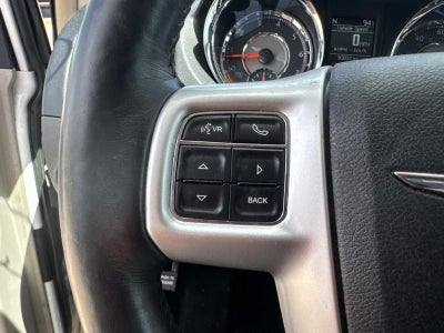 2016 Chrysler Town & Country Touring-L