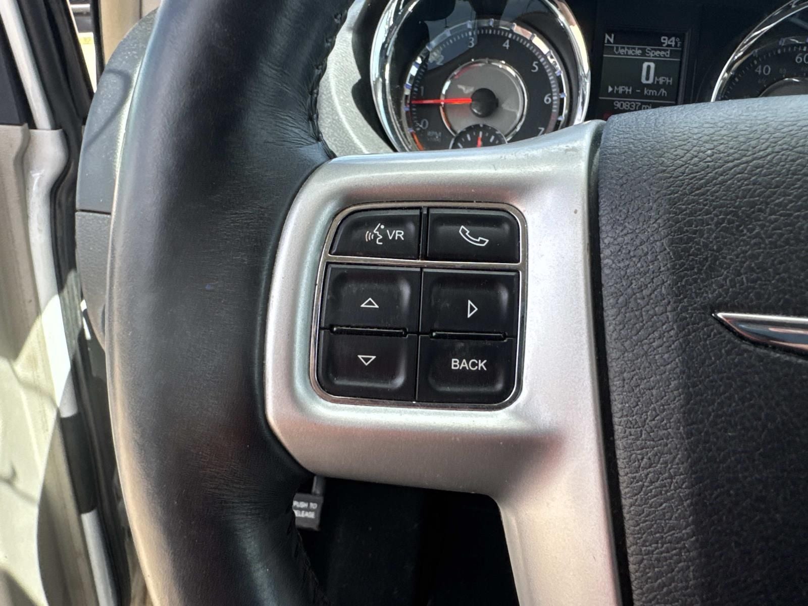 2016 Chrysler Town & Country Touring-L