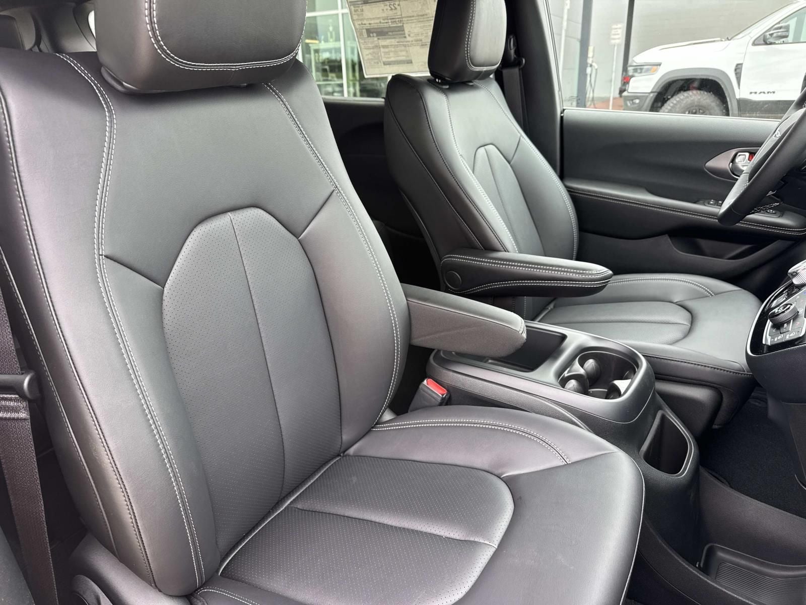2026 Chrysler Voyager VOYAGER LX