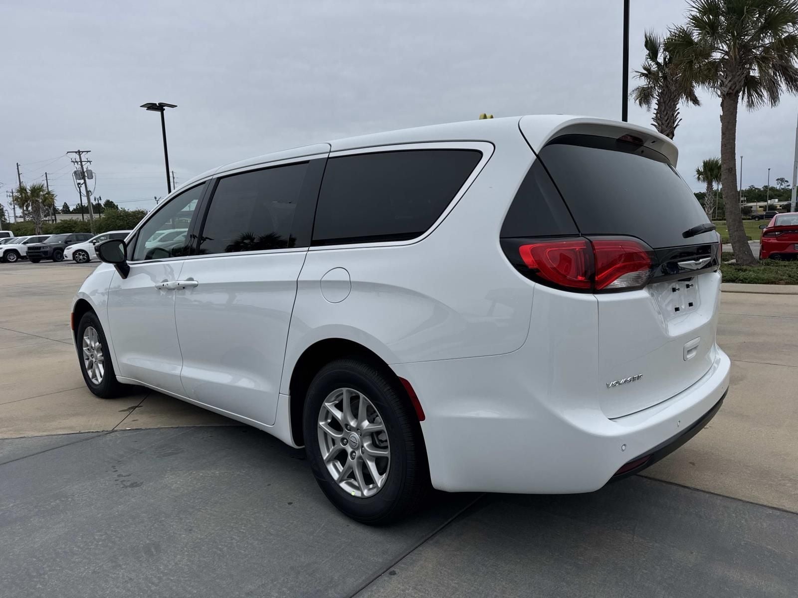 2026 Chrysler Voyager VOYAGER LX