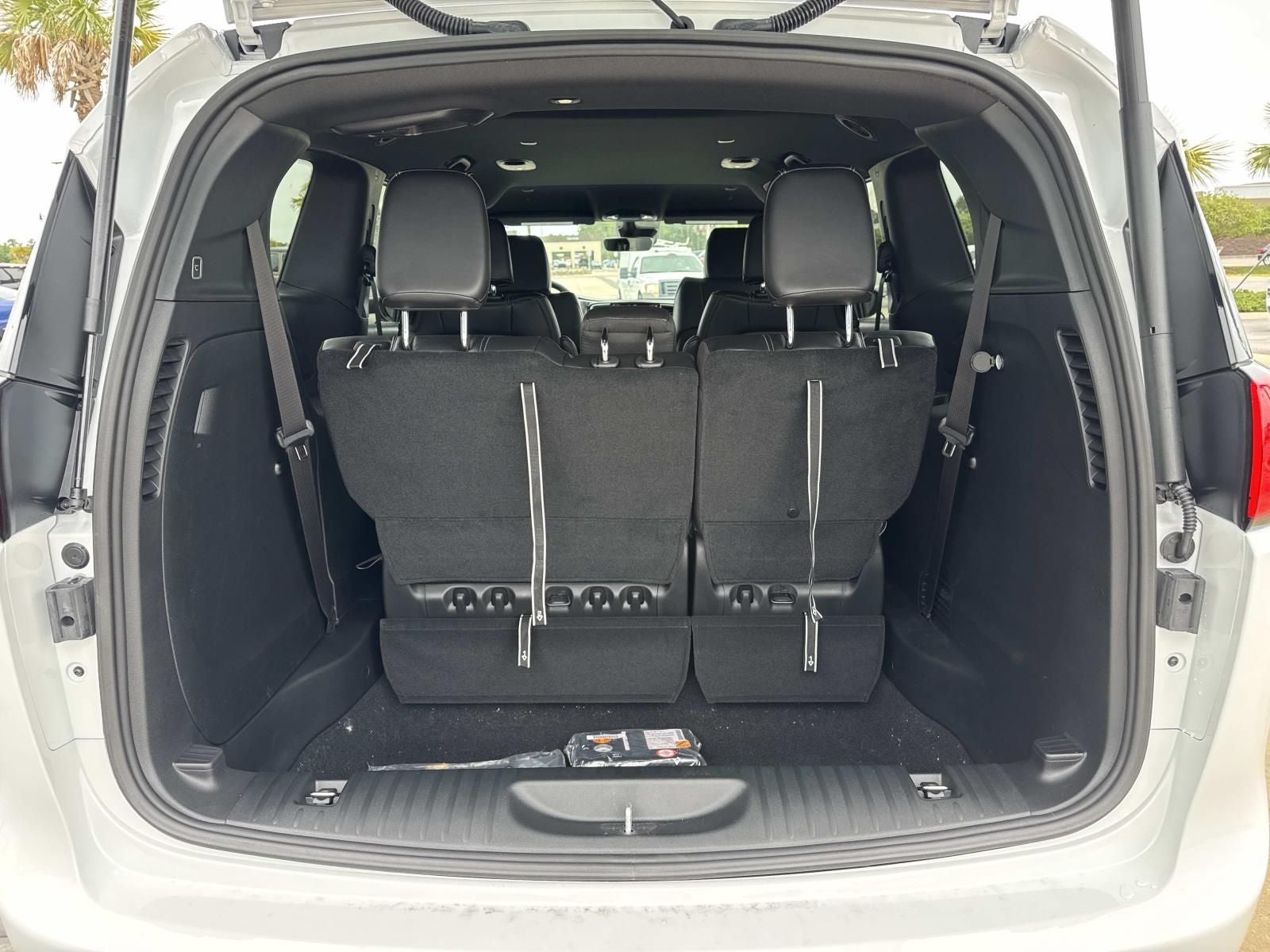 2026 Chrysler Voyager VOYAGER LX