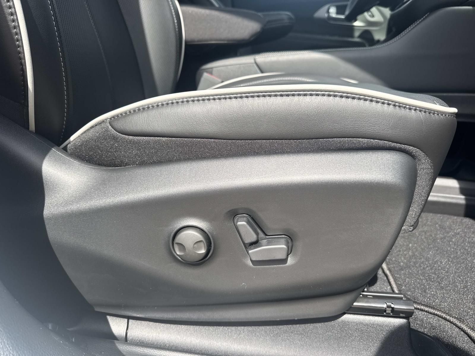2027 Chrysler Pacifica PACIFICA LIMITED