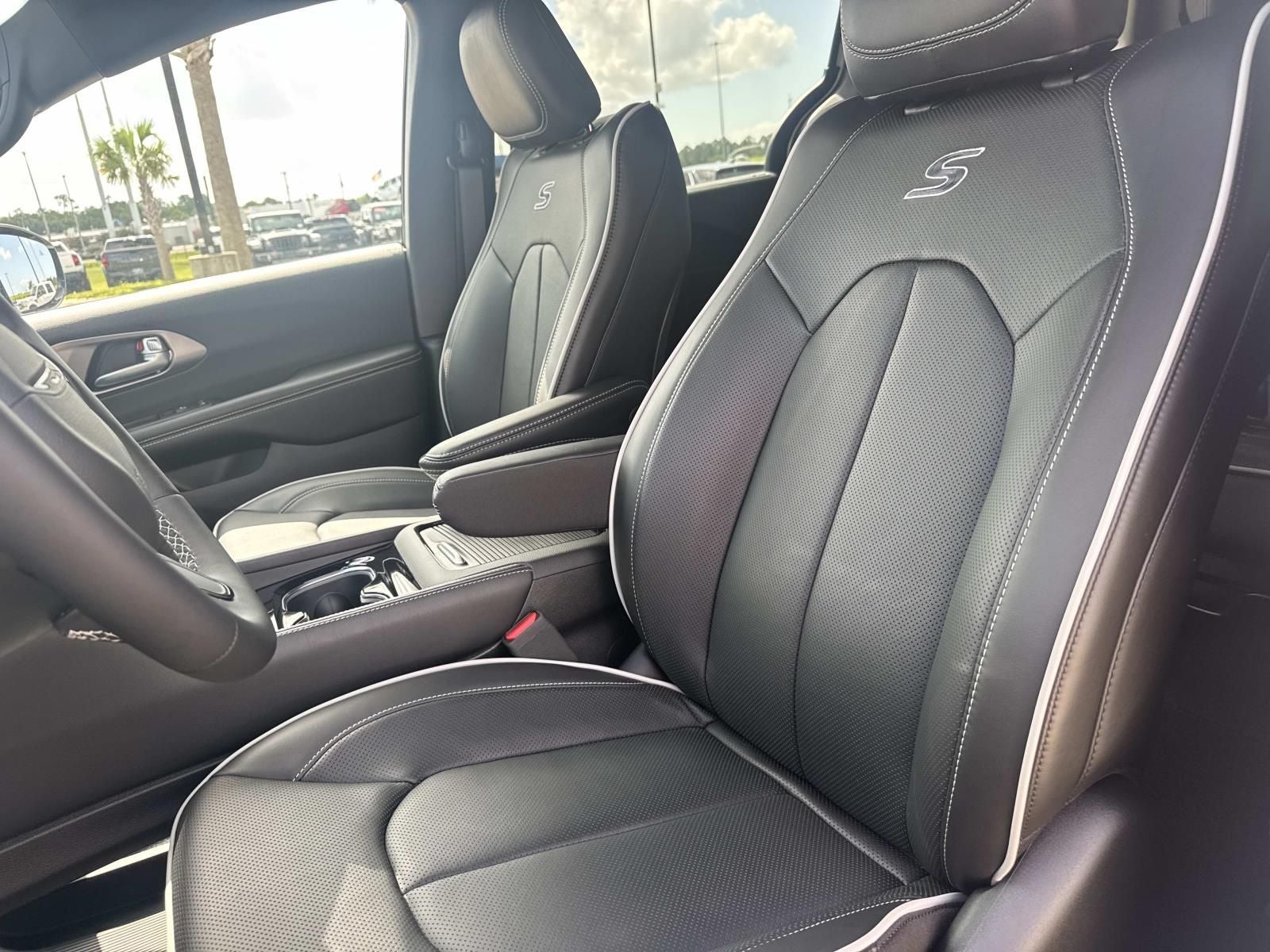 2027 Chrysler Pacifica PACIFICA LIMITED