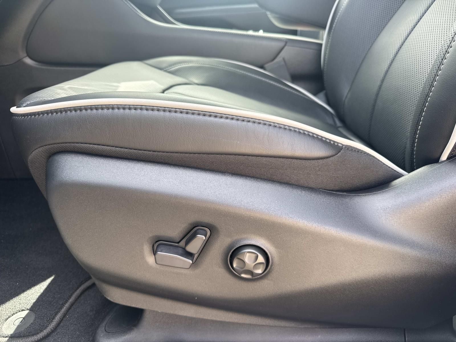 2027 Chrysler Pacifica PACIFICA LIMITED