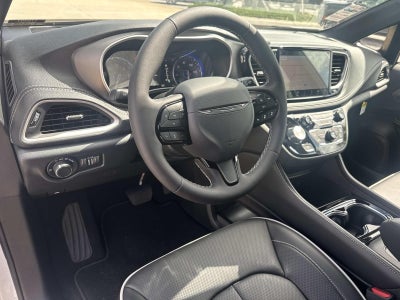 2027 Chrysler Pacifica PACIFICA LIMITED