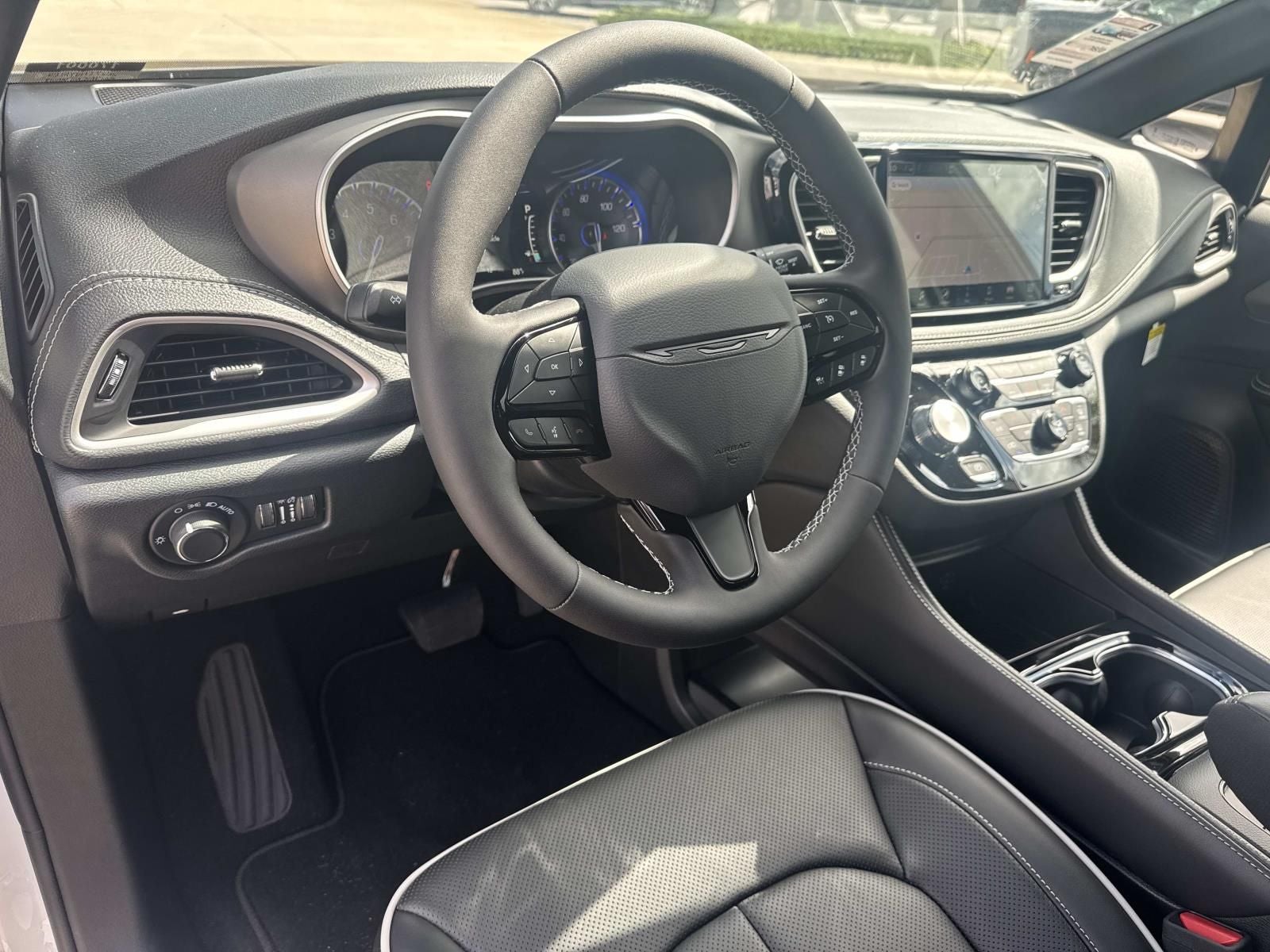2027 Chrysler Pacifica PACIFICA LIMITED