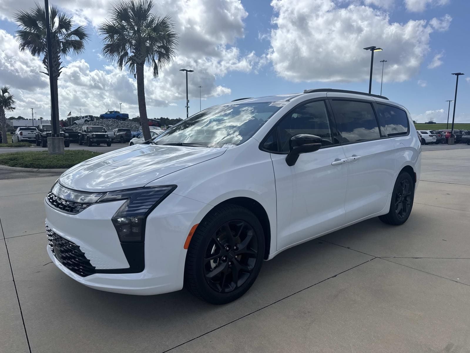 2027 Chrysler Pacifica PACIFICA LIMITED