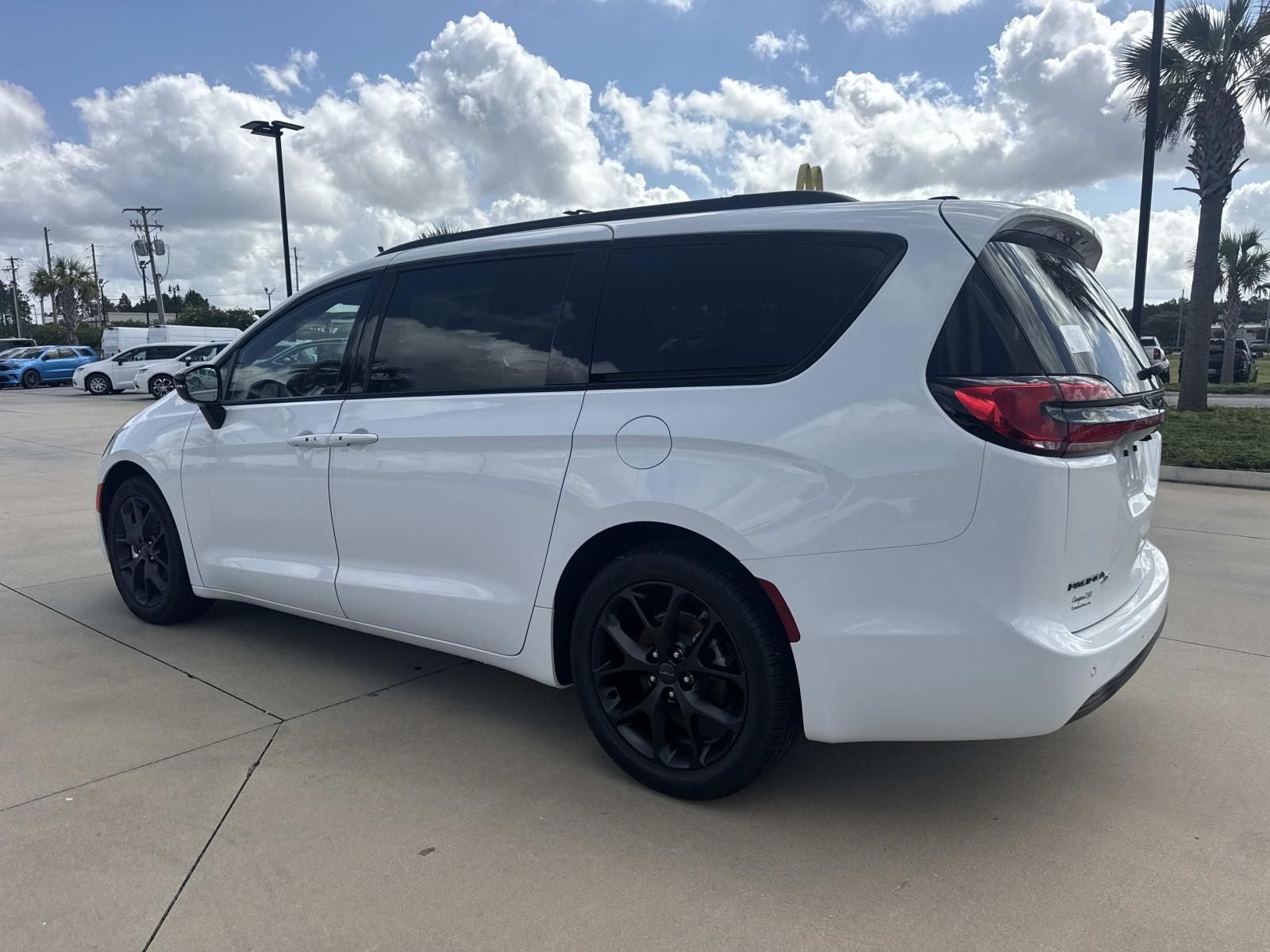 2027 Chrysler Pacifica PACIFICA LIMITED