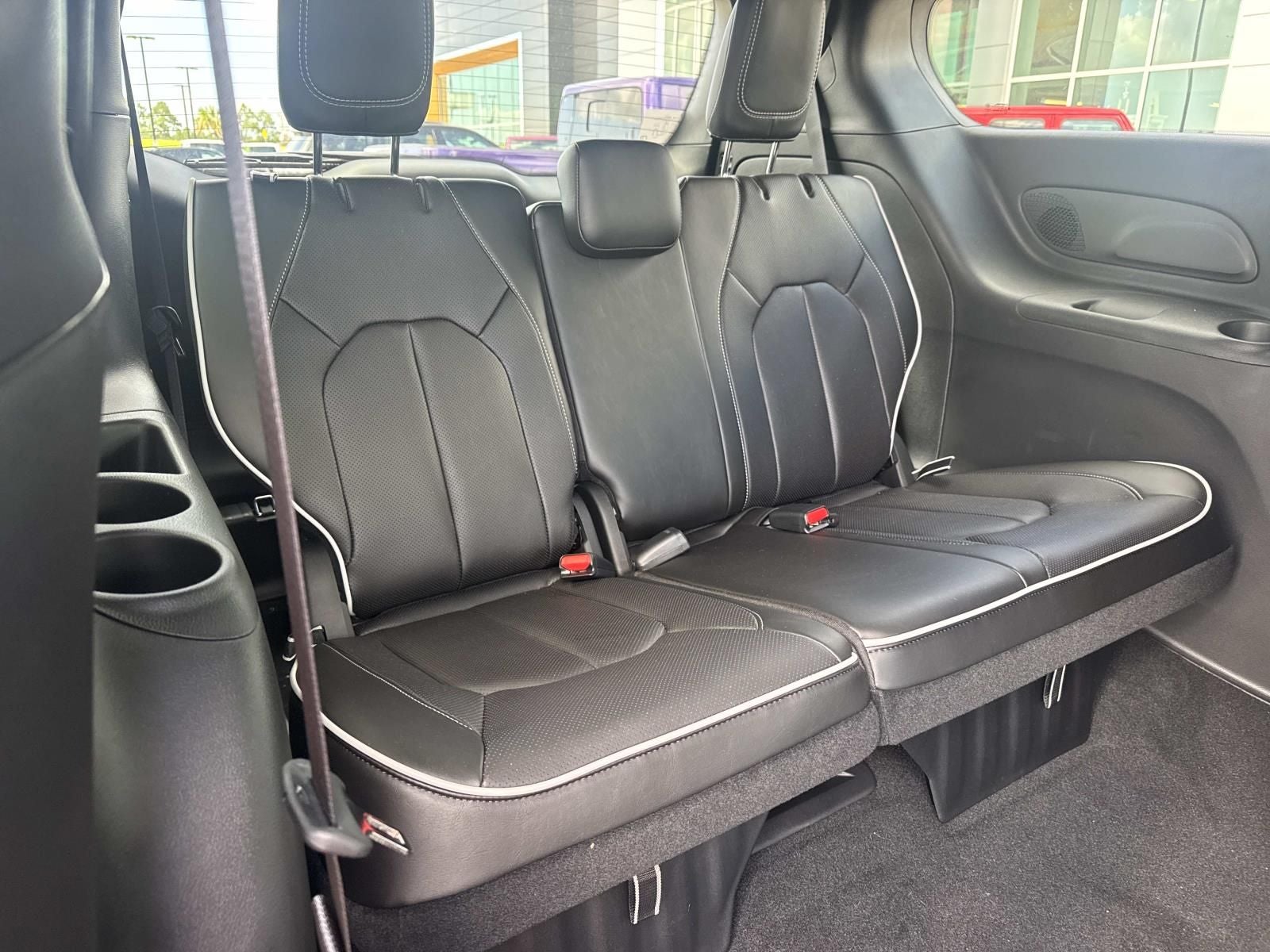 2027 Chrysler Pacifica PACIFICA LIMITED