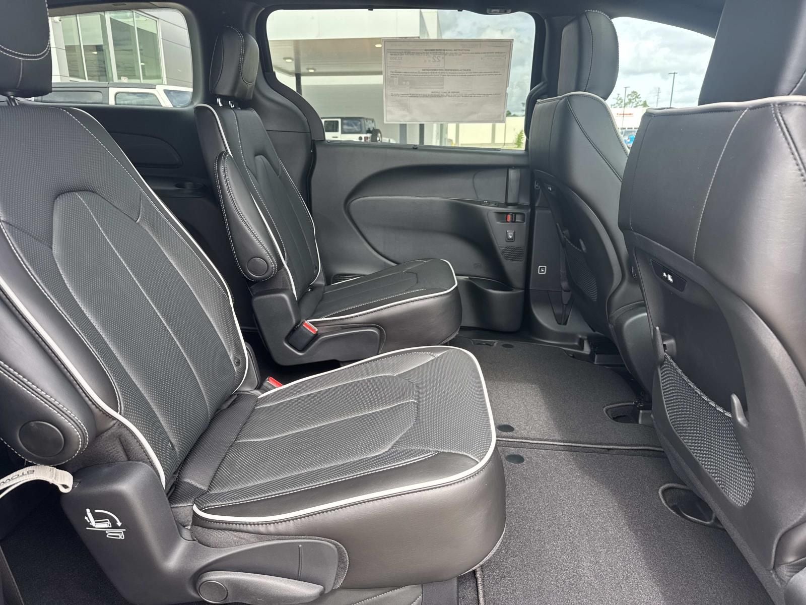 2027 Chrysler Pacifica PACIFICA LIMITED
