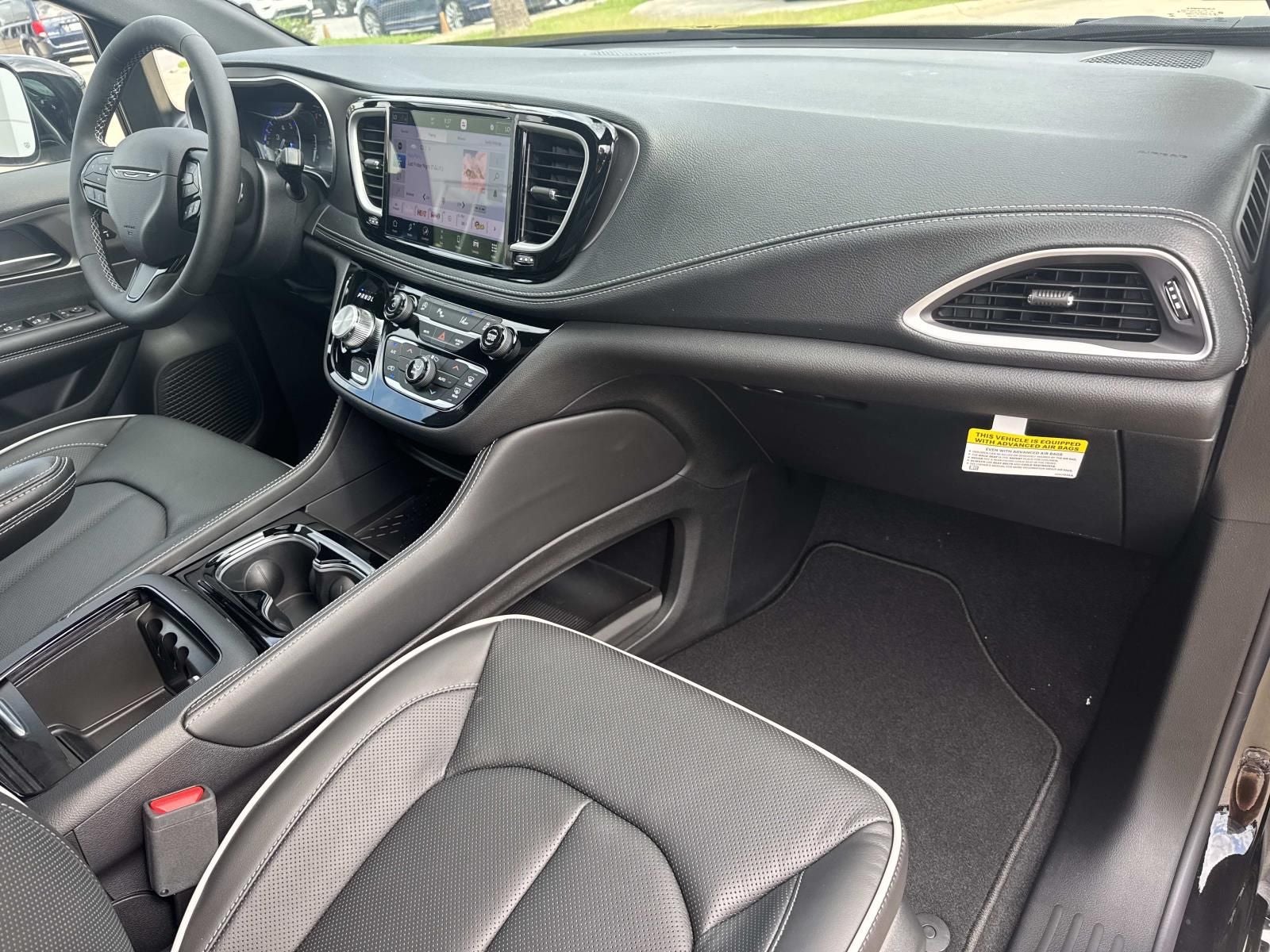 2027 Chrysler Pacifica PACIFICA LIMITED