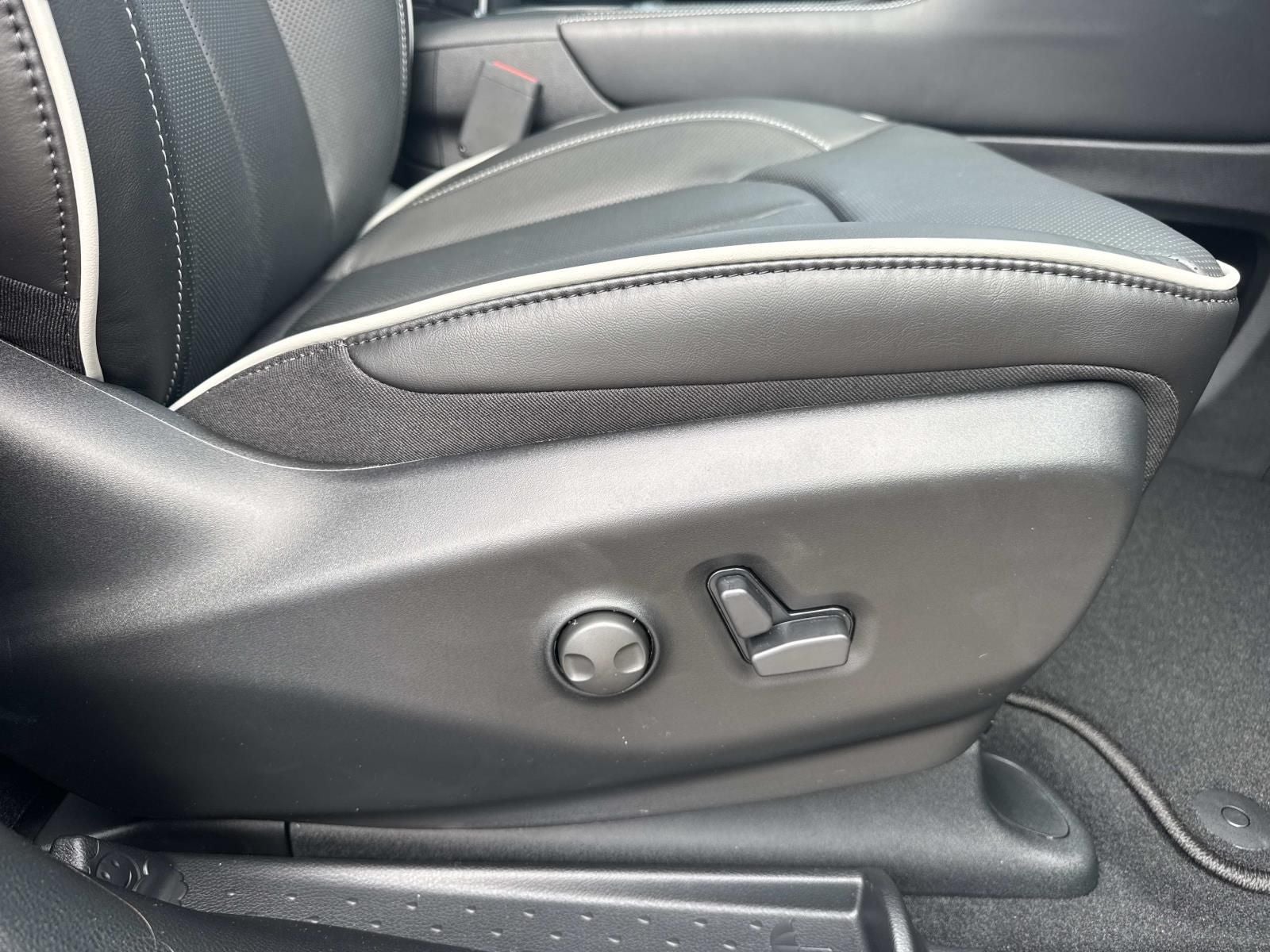 2027 Chrysler Pacifica PACIFICA LIMITED