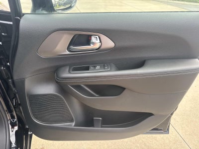 2027 Chrysler Pacifica PACIFICA LIMITED