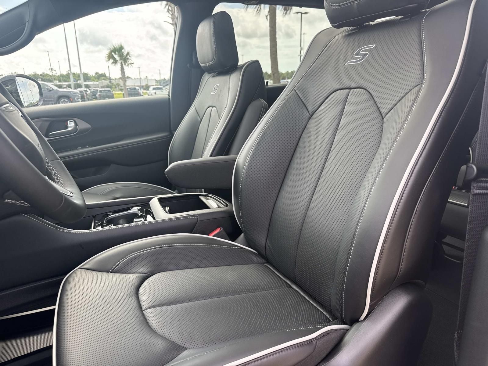 2027 Chrysler Pacifica PACIFICA LIMITED