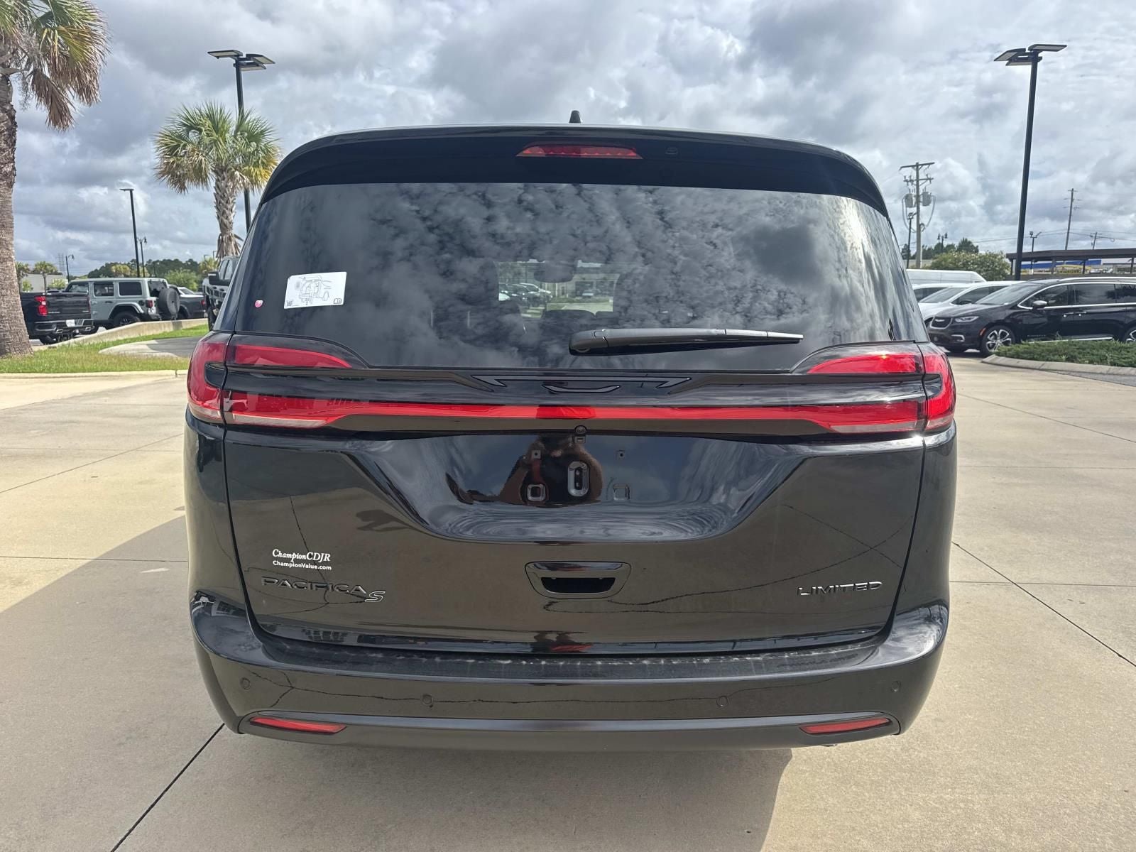 2027 Chrysler Pacifica PACIFICA LIMITED