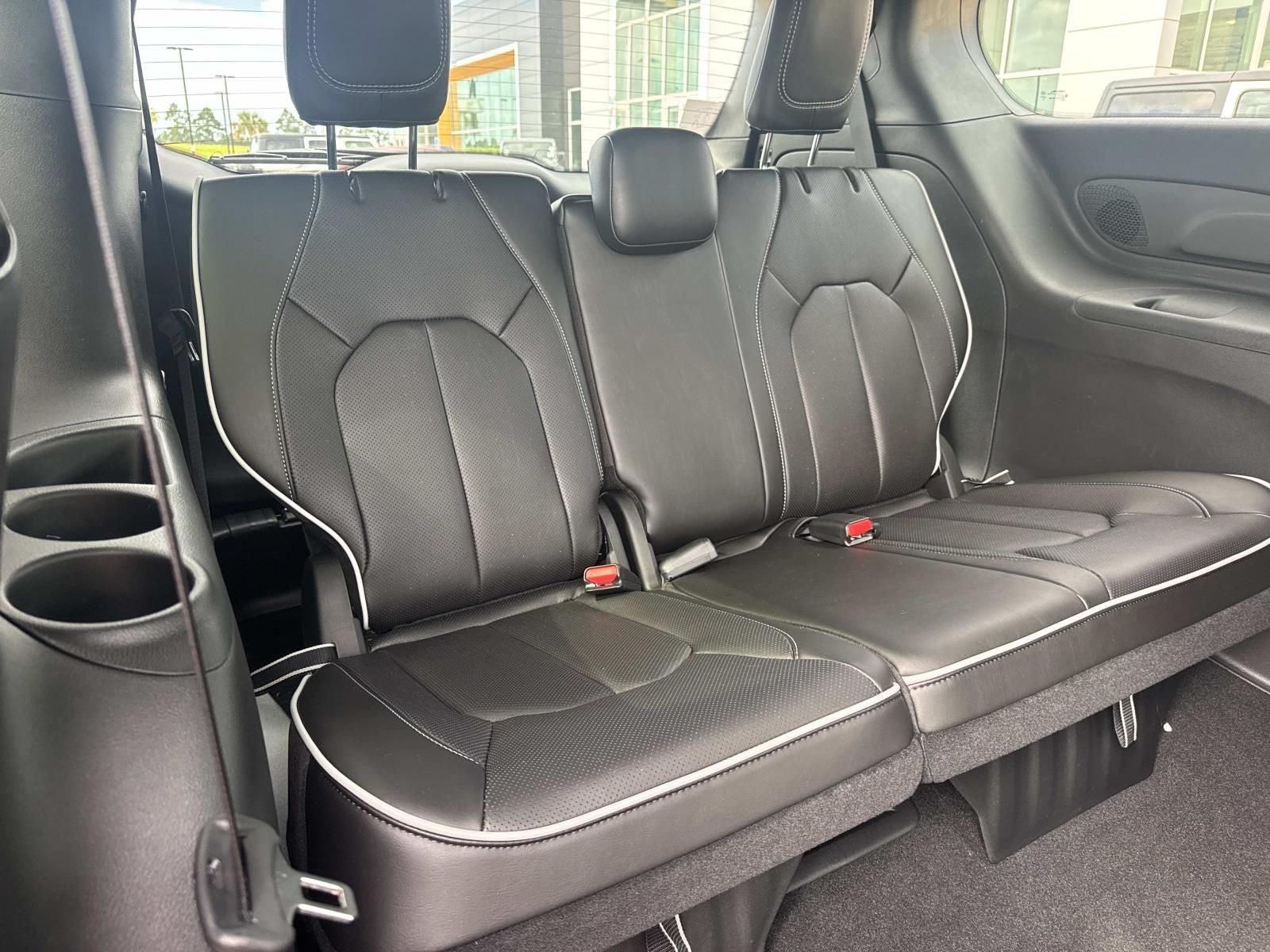 2027 Chrysler Pacifica PACIFICA LIMITED