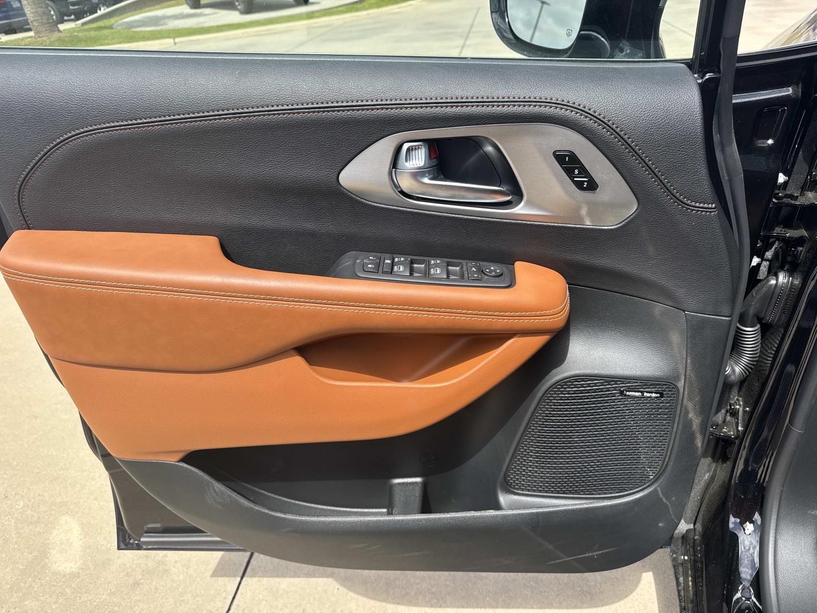 2026 Chrysler Pacifica PACIFICA PINNACLE