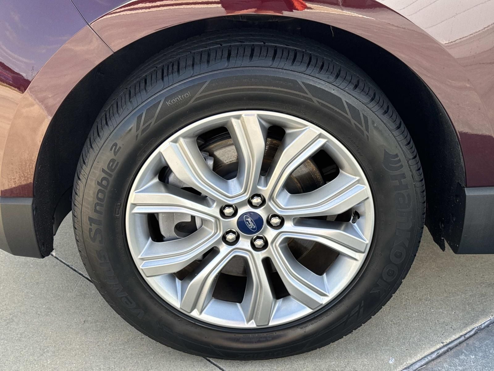 2022 Ford Edge Titanium