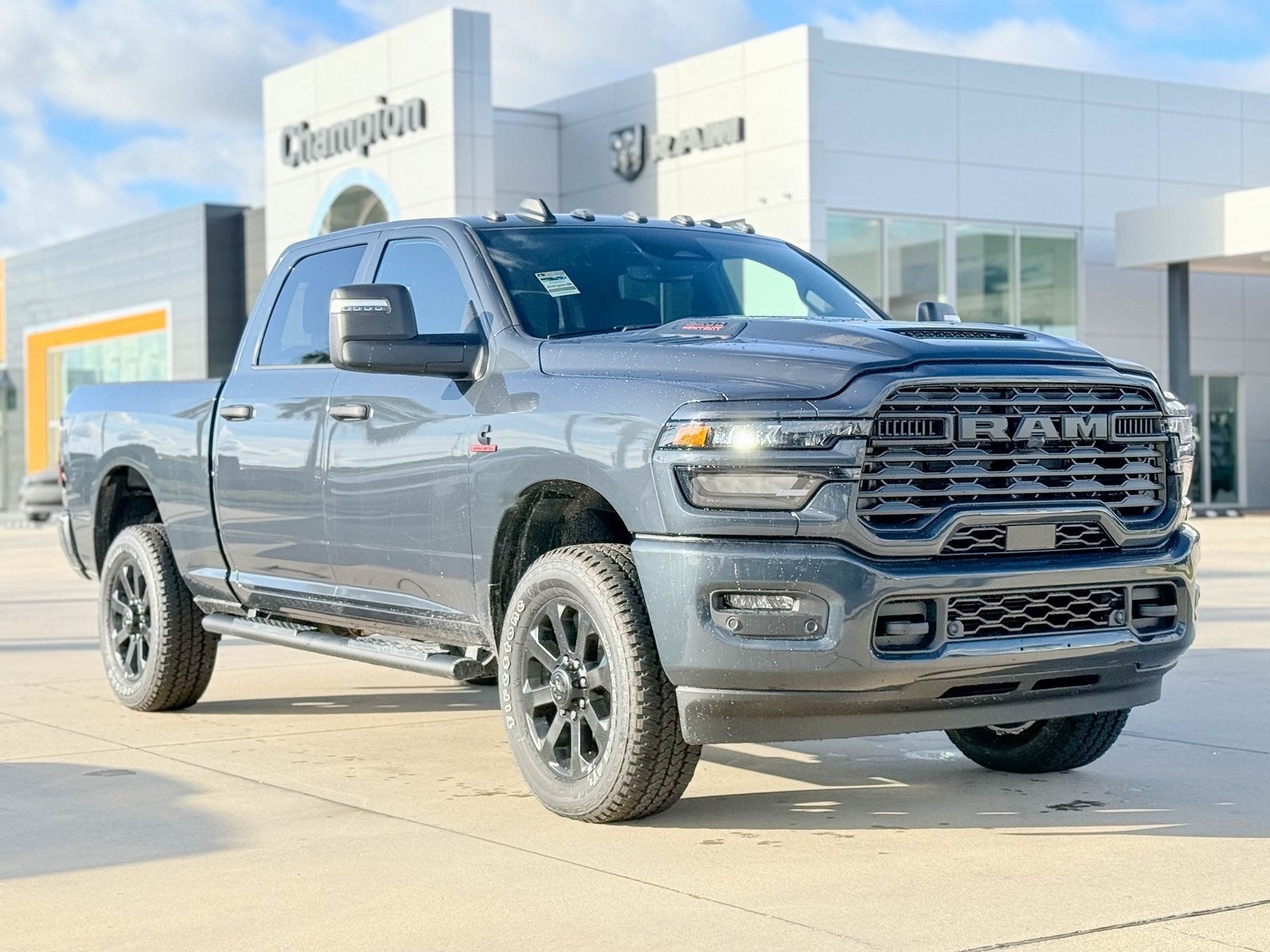 2026 RAM Ram 2500 RAM 2500 BLACK EXPRESS CREW CAB 4X4 6'4' BOX