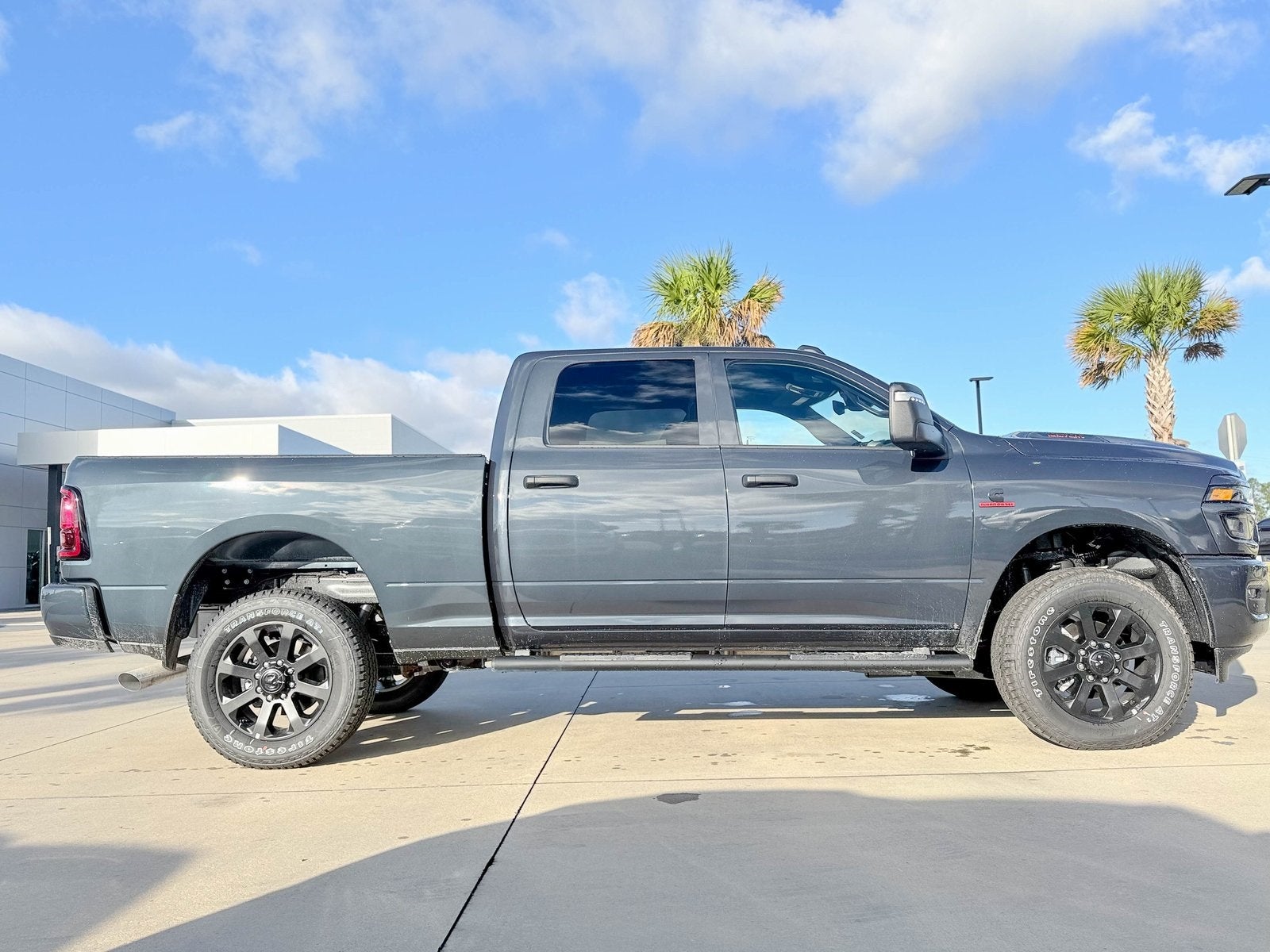 2026 RAM Ram 2500 RAM 2500 BLACK EXPRESS CREW CAB 4X4 6'4' BOX