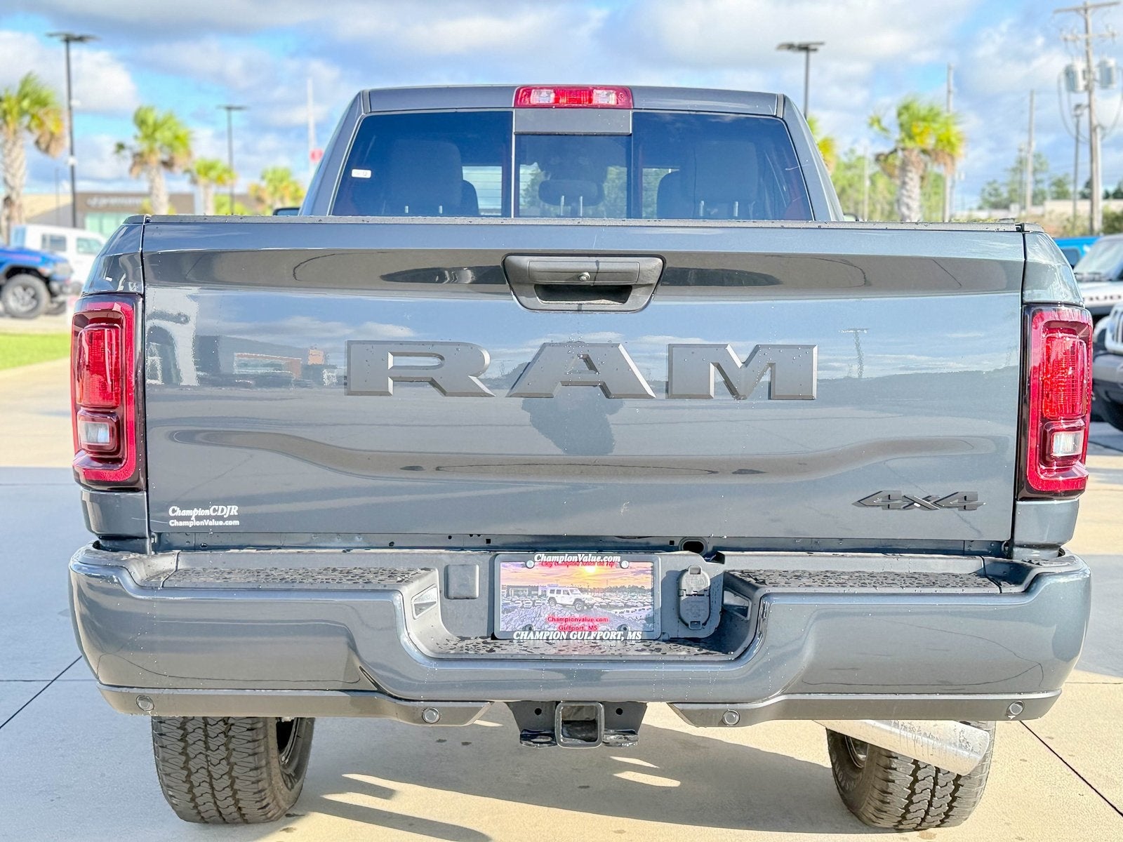 2026 RAM Ram 2500 RAM 2500 BLACK EXPRESS CREW CAB 4X4 6'4' BOX