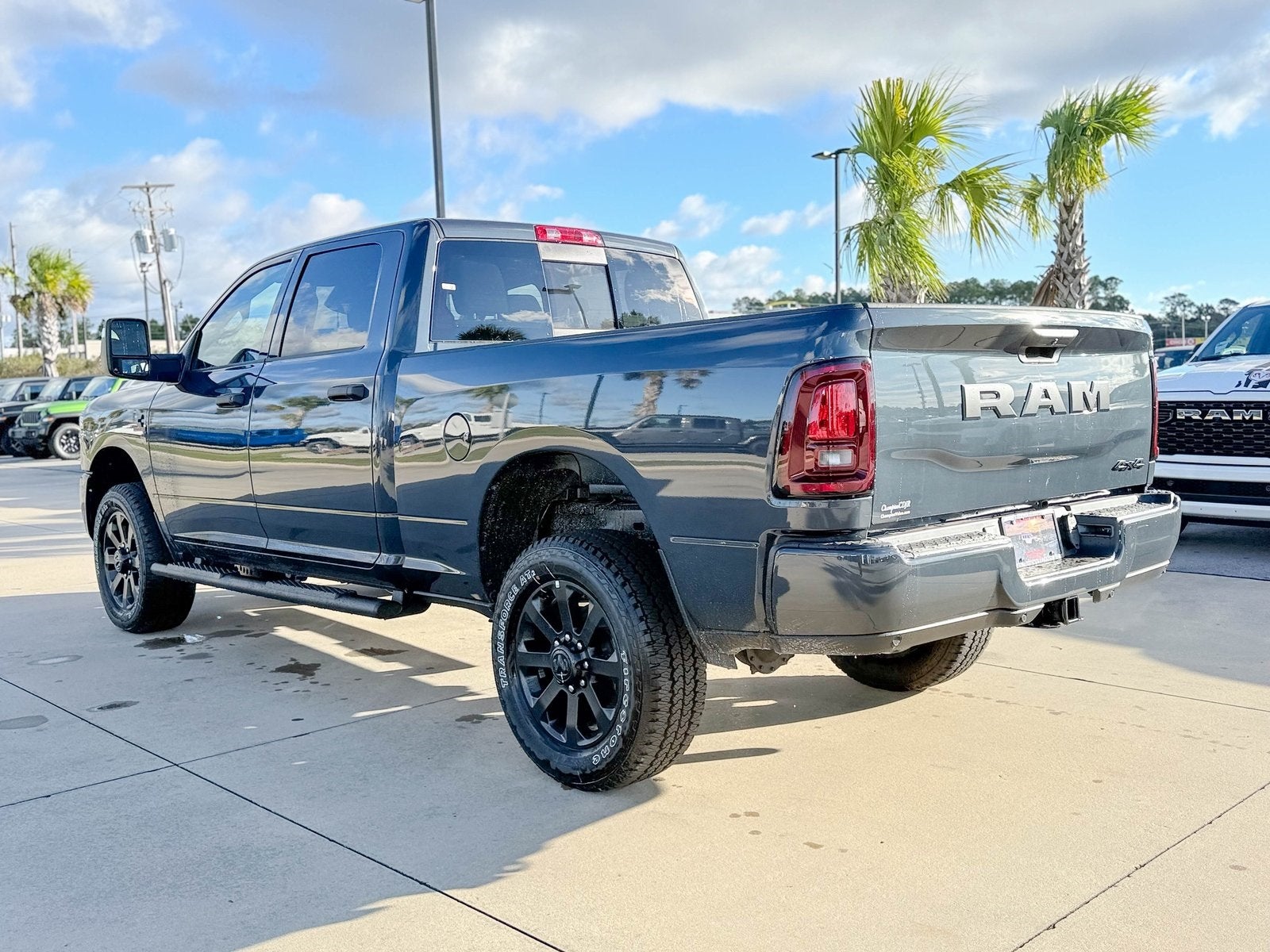 2026 RAM Ram 2500 RAM 2500 BLACK EXPRESS CREW CAB 4X4 6'4' BOX