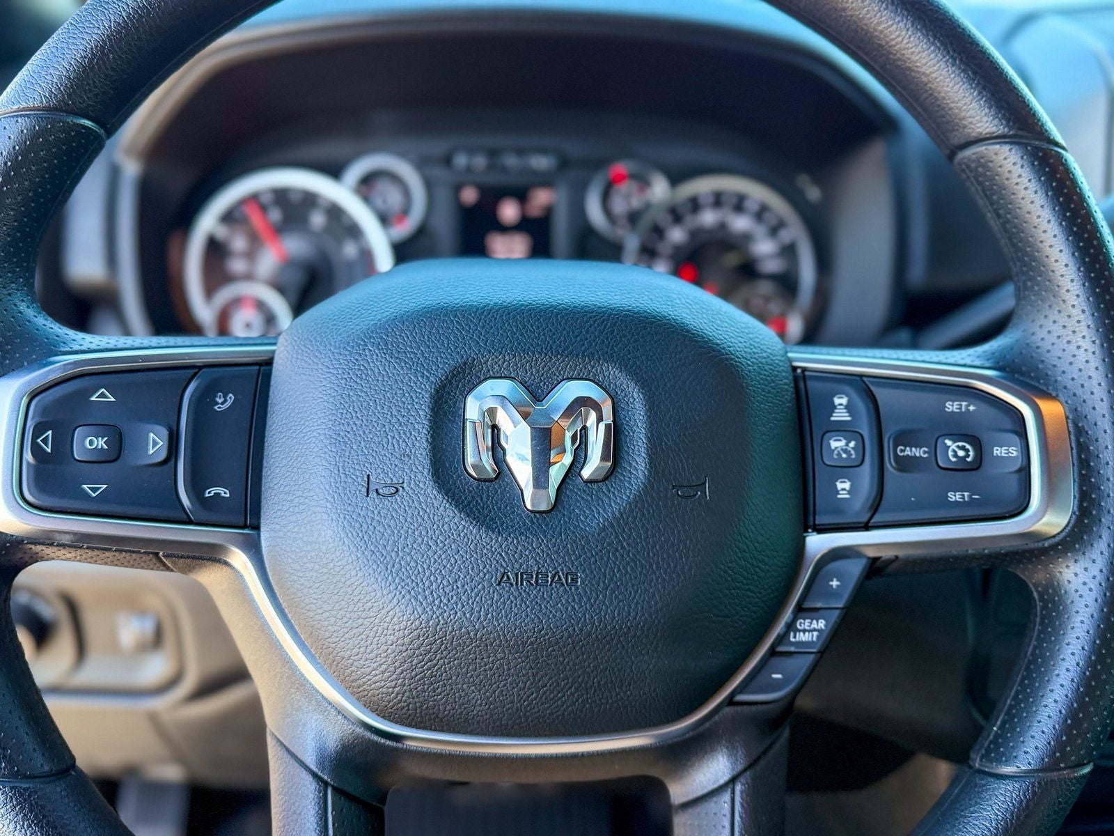 2026 RAM Ram 2500 RAM 2500 BLACK EXPRESS CREW CAB 4X4 6'4' BOX