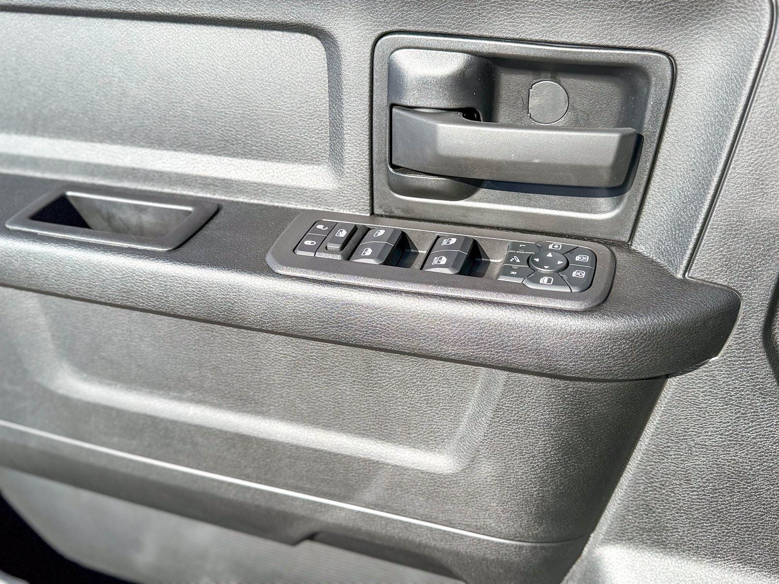 2026 RAM Ram 2500 RAM 2500 BLACK EXPRESS CREW CAB 4X4 6'4' BOX