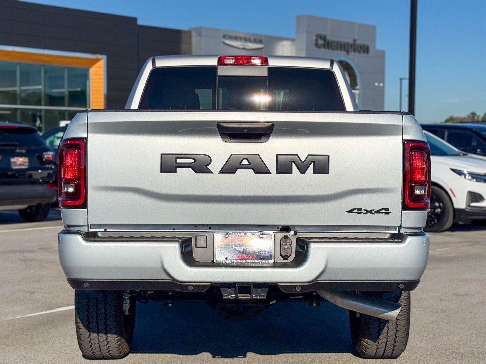2026 RAM Ram 2500 RAM 2500 BLACK EXPRESS CREW CAB 4X4 6'4' BOX