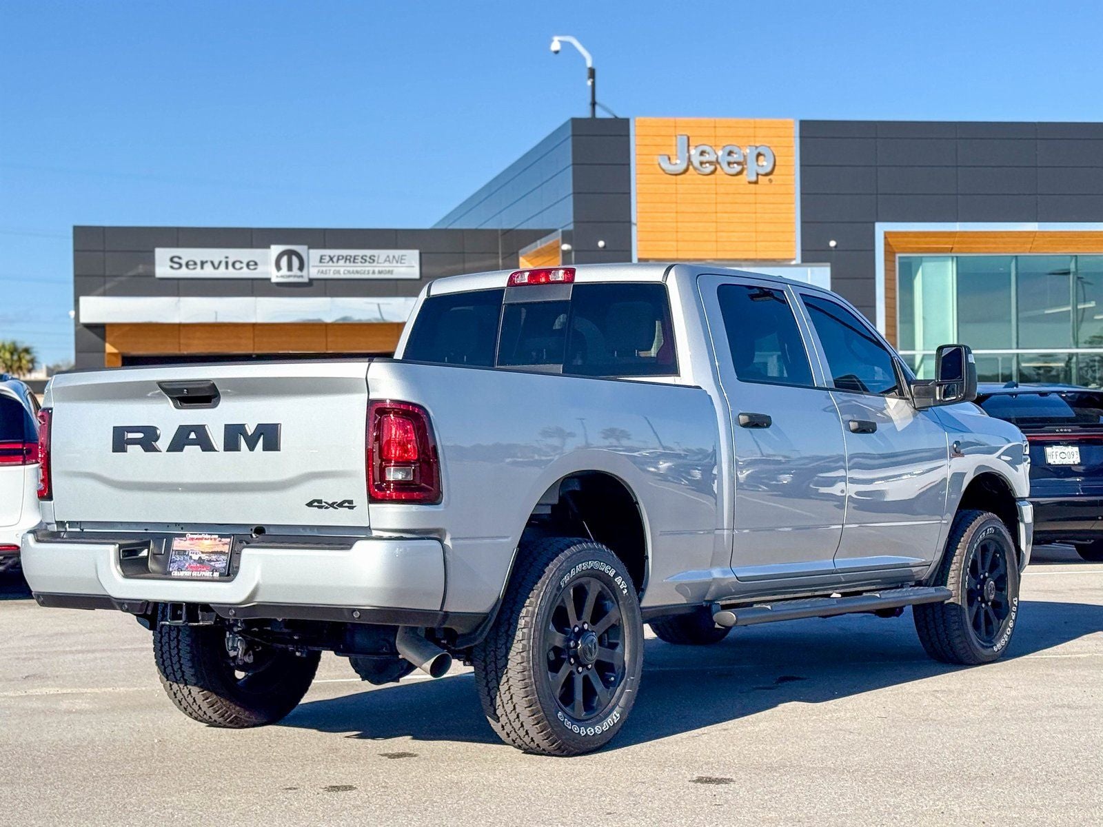 2026 RAM Ram 2500 RAM 2500 BLACK EXPRESS CREW CAB 4X4 6'4' BOX