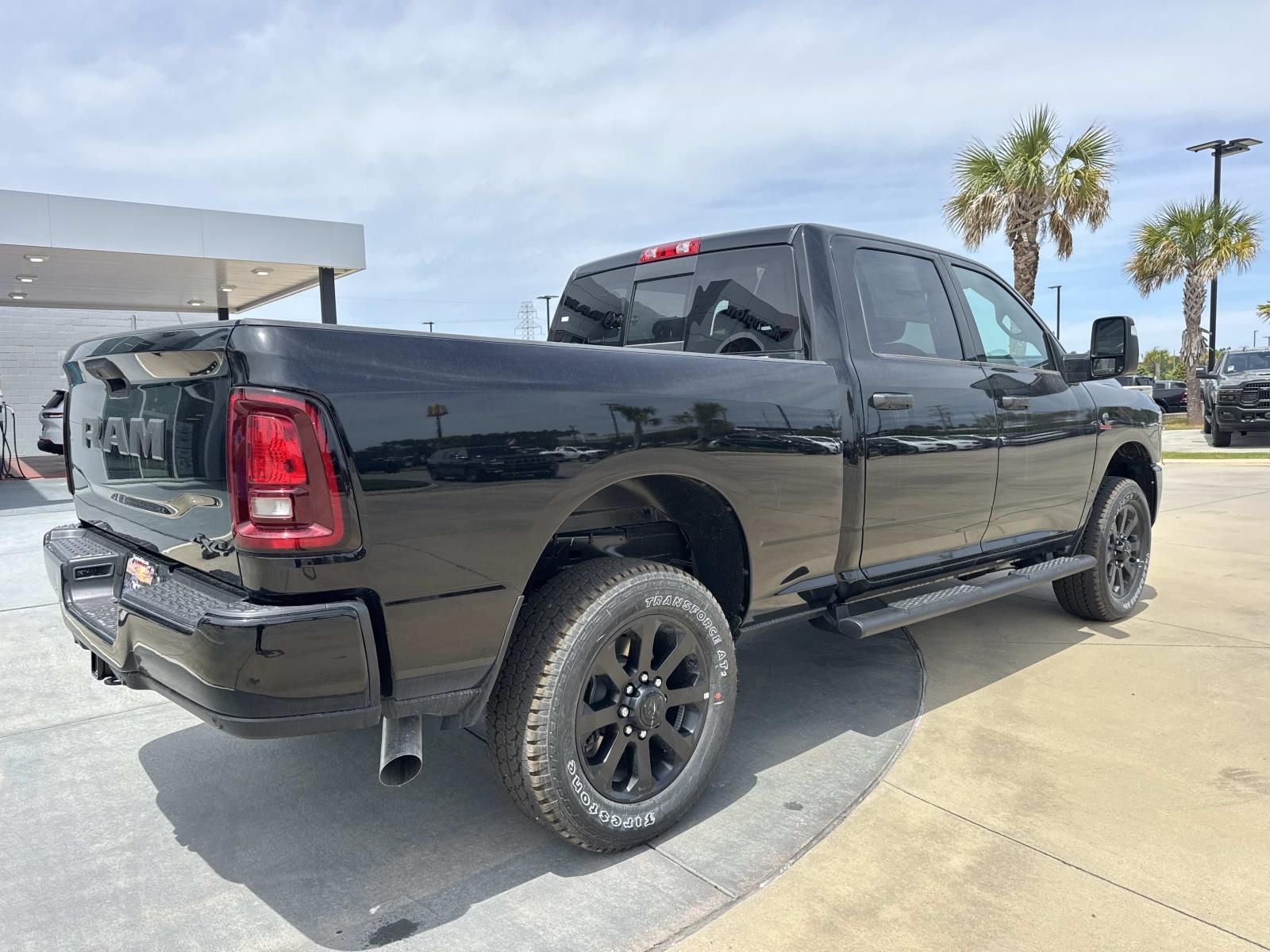 2026 RAM Ram 2500 RAM 2500 BLACK EXPRESS CREW CAB 4X4 6'4' BOX