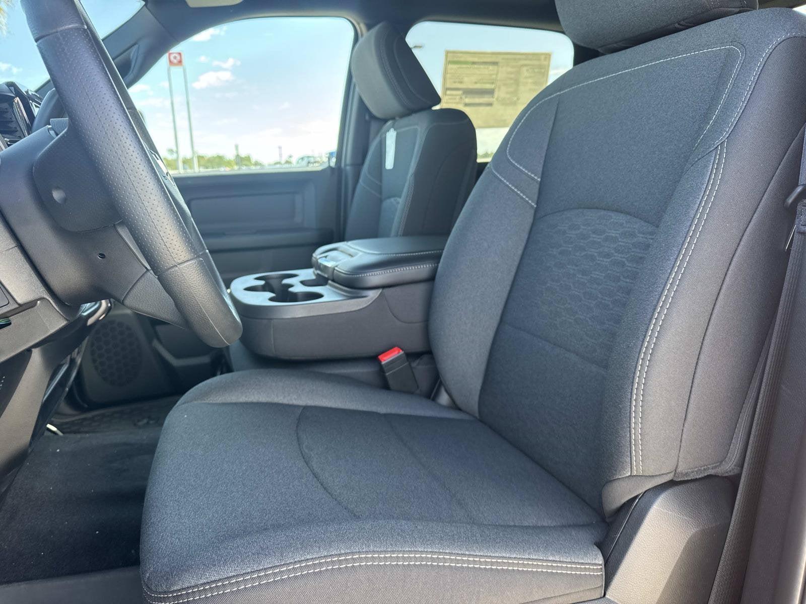 2027 RAM Ram 3500 RAM 3500 TRADESMAN CREW CAB 4X4 8' BOX