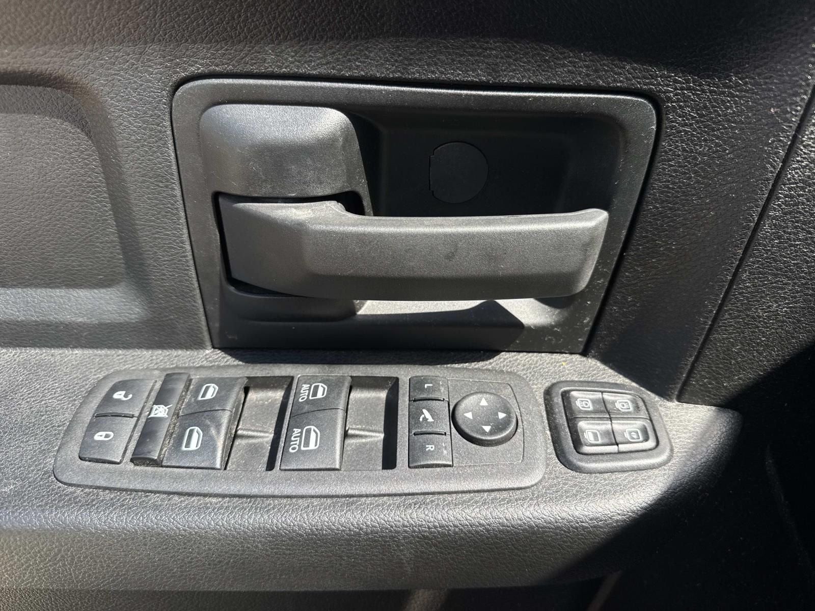 2023 RAM 3500 Tradesman Crew Cab 4x4 8' Box